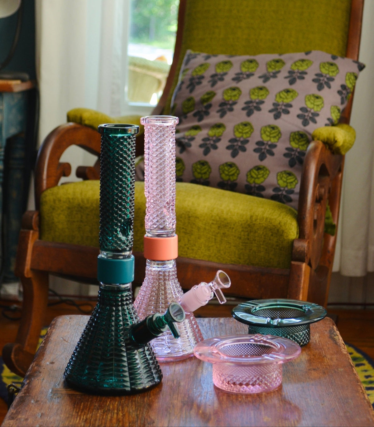 Jane West Ultimate Bundle, Water Pipe and Ashtray - 1321
